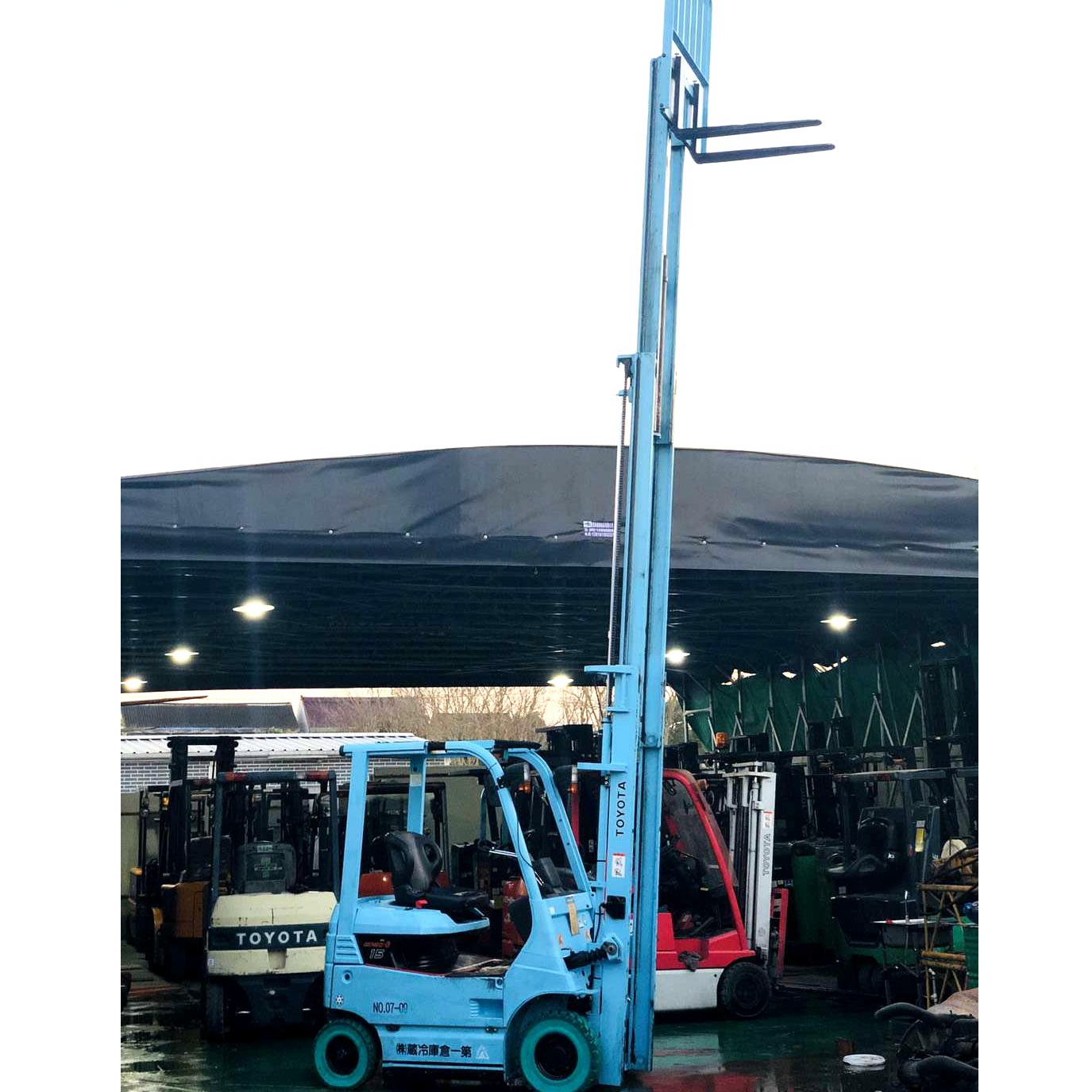 二手進(jìn)口電動叉車1.5噸豐田高位叉車6米門架