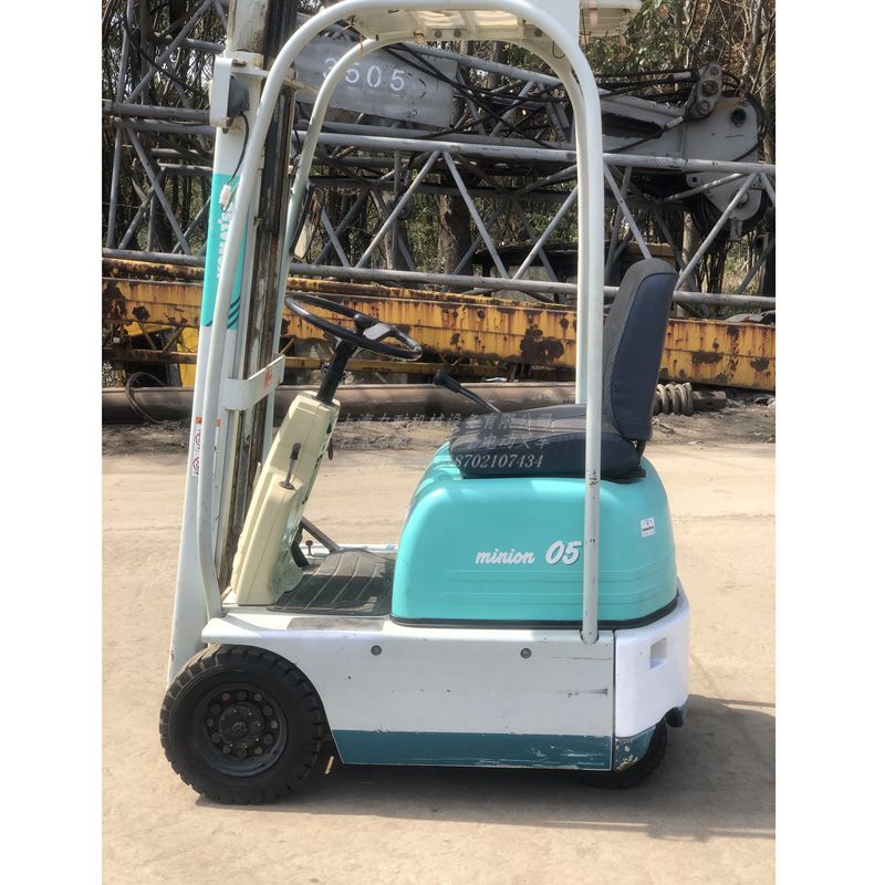 供應(yīng)上海庫房二手小松電動(dòng)叉車0.5小噸位價(jià)格優(yōu)惠車況好