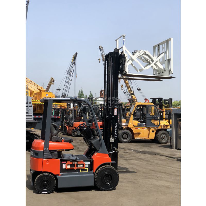原裝進(jìn)口新配色豐田1.8噸平衡重式電動叉車帶卡斯卡特推拉器